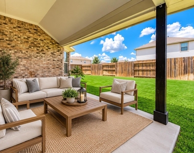 101 Sunray Creek Drive - Photo Thumbnail 12
