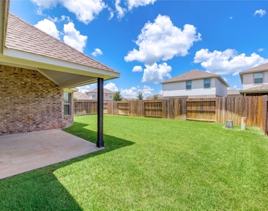 101 Sunray Creek Drive - Photo Thumbnail 35