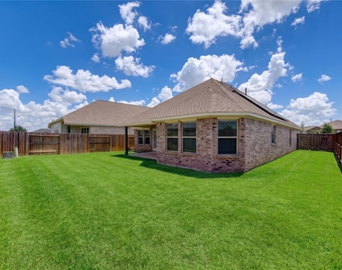 101 Sunray Creek Drive - Photo Thumbnail 39