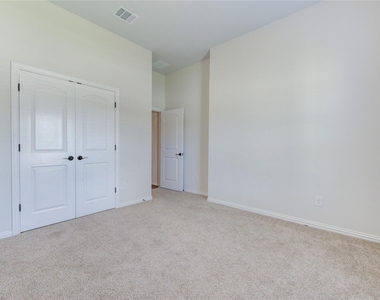 101 Sunray Creek Drive - Photo Thumbnail 14