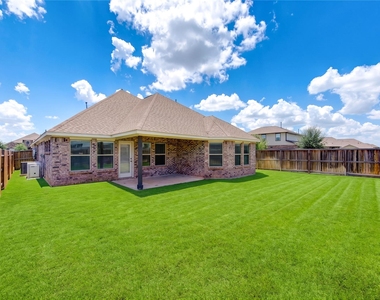 101 Sunray Creek Drive - Photo Thumbnail 34