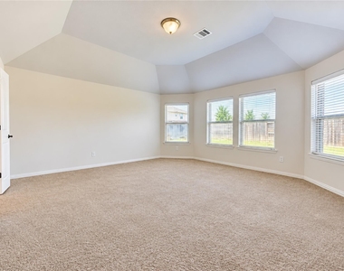 101 Sunray Creek Drive - Photo Thumbnail 11