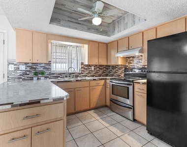 5320 Buttonwood Drive - Photo Thumbnail 11