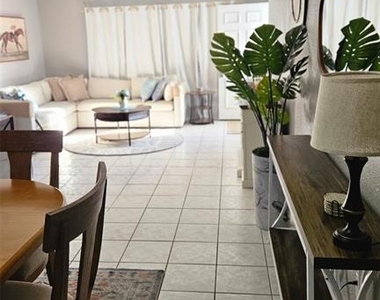 5320 Buttonwood Drive - Photo Thumbnail 4