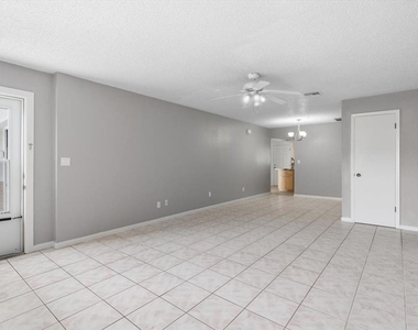 5320 Buttonwood Drive - Photo Thumbnail 10