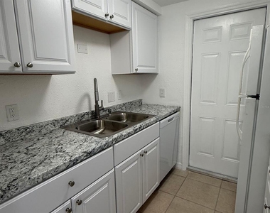 4928 Getner Street - Photo Thumbnail 15