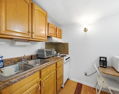 7505 Fairlane Avenue - Photo Thumbnail 39