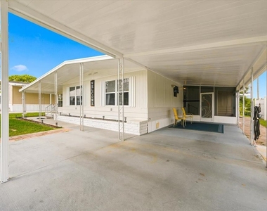 7505 Fairlane Avenue - Photo Thumbnail 3