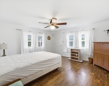 7505 Fairlane Avenue - Photo Thumbnail 26