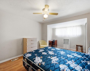 7505 Fairlane Avenue - Photo Thumbnail 33