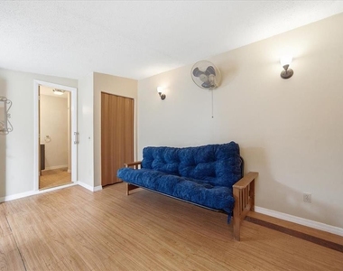 7505 Fairlane Avenue - Photo Thumbnail 37
