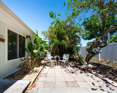 3775 59th Street N - Photo Thumbnail 7