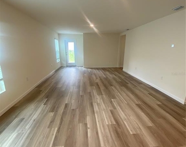11511 Memorial Drive - Photo Thumbnail 5