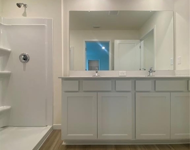 11511 Memorial Drive - Photo Thumbnail 7