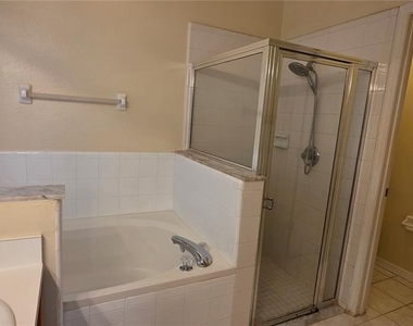 2546 Siena Way - Photo Thumbnail 34