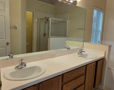 2546 Siena Way - Photo Thumbnail 33
