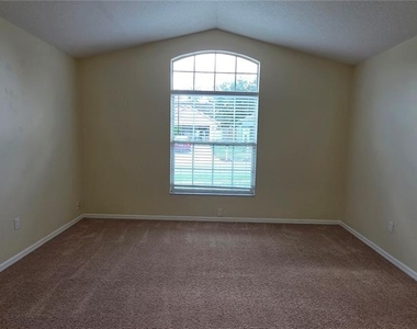 2546 Siena Way - Photo Thumbnail 8