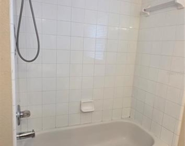2546 Siena Way - Photo Thumbnail 43