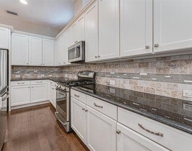 213 S Westland Avenue - Photo Thumbnail 13