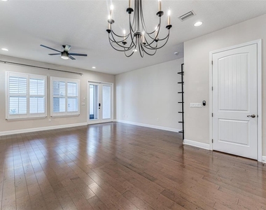 213 S Westland Avenue - Photo Thumbnail 18