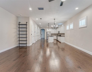 213 S Westland Avenue - Photo Thumbnail 23