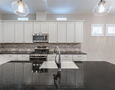 213 S Westland Avenue - Photo Thumbnail 10