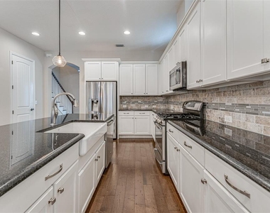 213 S Westland Avenue - Photo Thumbnail 12