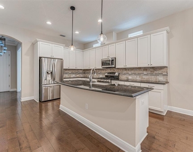 213 S Westland Avenue - Photo Thumbnail 11