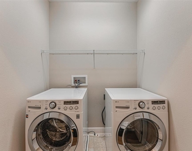213 S Westland Avenue - Photo Thumbnail 49