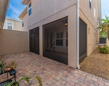 213 S Westland Avenue - Photo Thumbnail 54