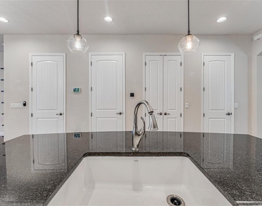 213 S Westland Avenue - Photo Thumbnail 15