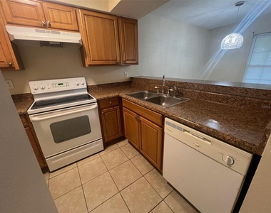 3019 Bonaventure Circle - Photo Thumbnail 4