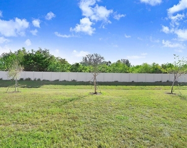 366 Mangrove Shade Circle - Photo Thumbnail 24