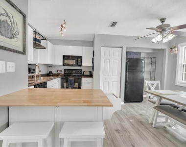 102 Pompano Drive Se - Photo Thumbnail 10