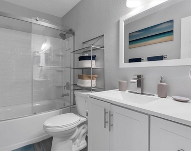 102 Pompano Drive Se - Photo Thumbnail 16