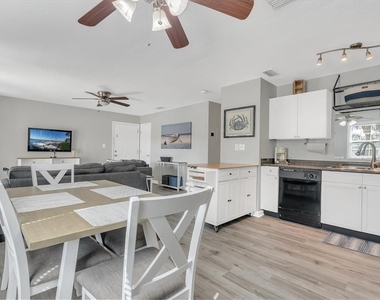 102 Pompano Drive Se - Photo Thumbnail 7
