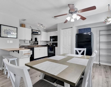 102 Pompano Drive Se - Photo Thumbnail 8