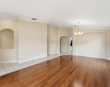 2819 Maguire Drive - Photo Thumbnail 5