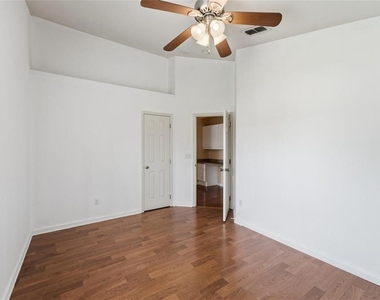 2819 Maguire Drive - Photo Thumbnail 24