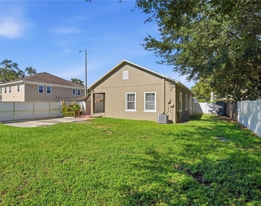 7605 N Dixon Avenue - Photo Thumbnail 19