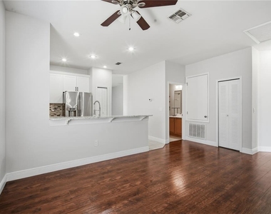 7605 N Dixon Avenue - Photo Thumbnail 13