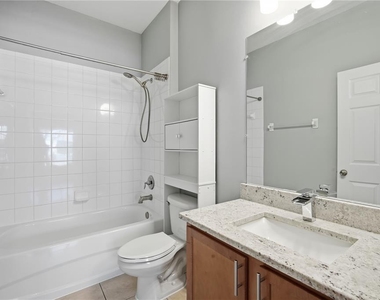 7605 N Dixon Avenue - Photo Thumbnail 8