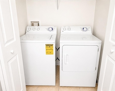 7605 N Dixon Avenue - Photo Thumbnail 12