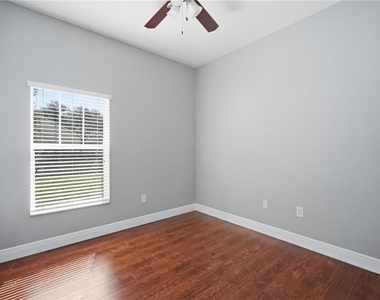 7605 N Dixon Avenue - Photo Thumbnail 17