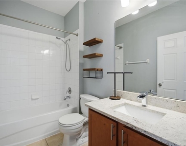 7605 N Dixon Avenue - Photo Thumbnail 15