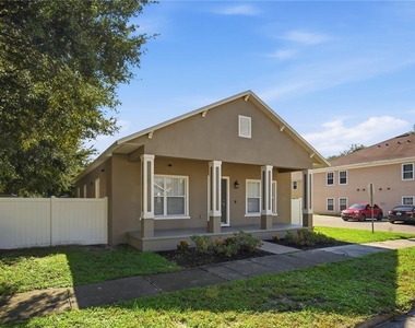 7605 N Dixon Avenue - Photo Thumbnail 3