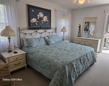 8186 Terrace Garden Drive N - Photo Thumbnail 31
