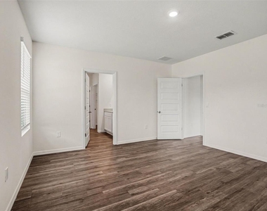 3377 Wakefield Drive - Photo Thumbnail 8