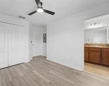 8518 Gablebend Way - Photo Thumbnail 15