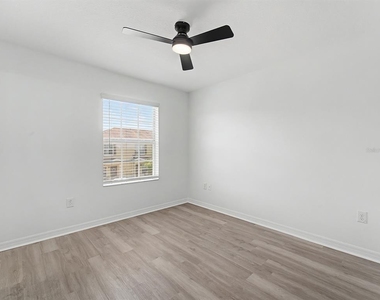 8518 Gablebend Way - Photo Thumbnail 14